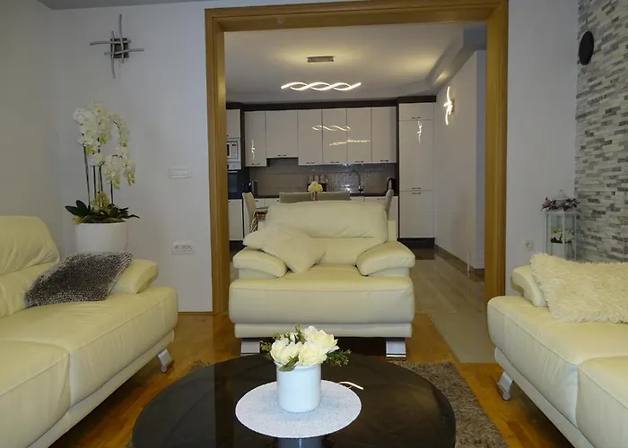 House Roncevic 50 M From Sea A1 Appartamento