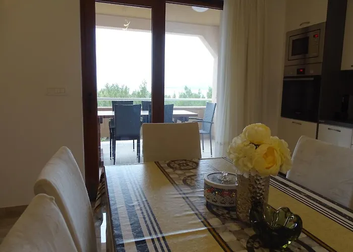 House Roncevic 50 M From Sea A1 Appartamento *