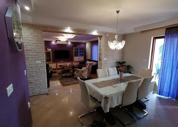 House Roncevic 50 M From Sea A1 Appartamento
