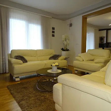 House Roncevic 50 M From Sea A1 Apartament