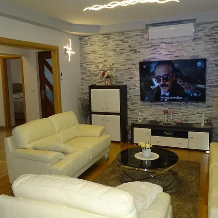Apartament House Roncevic 50 M From Sea A1 *